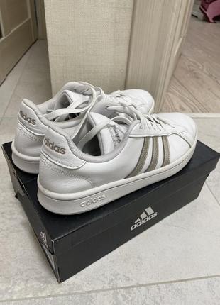 Кроссовки adidas оригинал2 фото