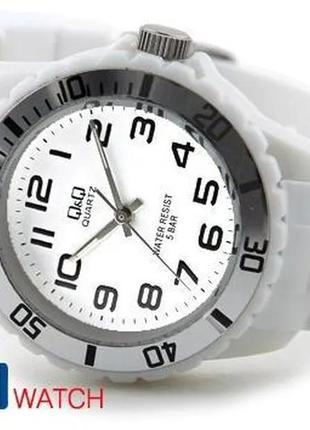 Жіночий наручний спортивний годинник q&q z101j002y4 фото