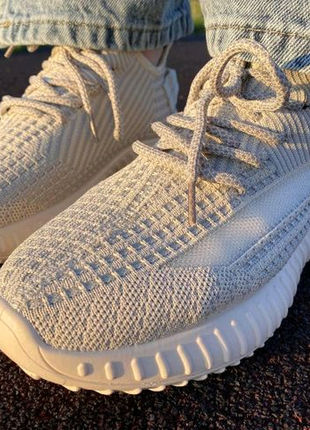 Кросівки жіночі adidas yeezy boost3 фото