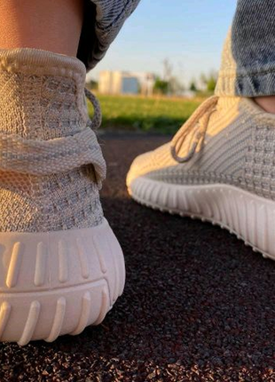 Кросівки жіночі adidas yeezy boost5 фото