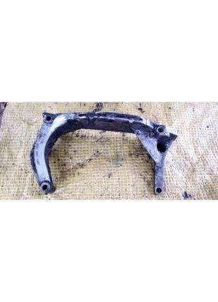 Кронштейн двигателя 050199307 volkswagen passat b5