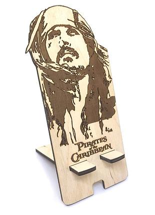 Дерев'яна підставка пірати карибського моря - капітан джек горобець для телефону 17.5х8 см