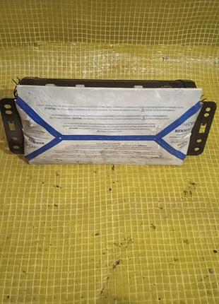 Подушка безопасности пассажира 8200230383 renault scenic