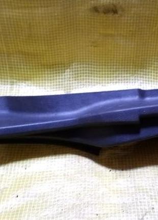Кронштейн задней полки правый 8200000357 renault laguna 2
