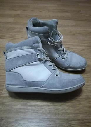 Черевики спортивного плану