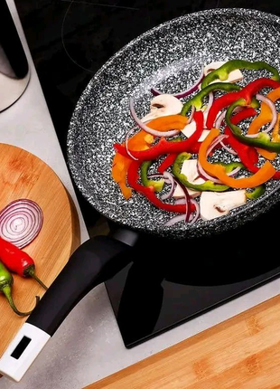 Антипригарна сковорода 22 см світлий граніт