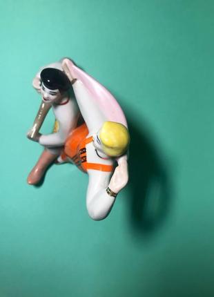 Фарфорова фігурка чоловіка з балалайкою і жінки з хусткою танець2 фото