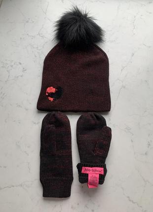 Зимний набор шапка +  варежки betsey johnson heart to heart hat gloves two-piece set
