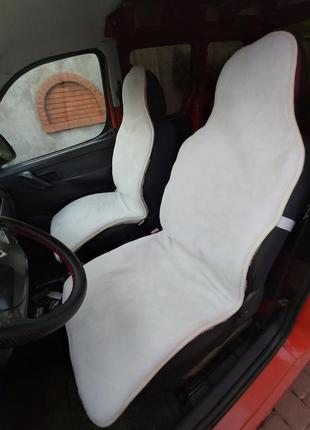 Меховая накидка на автокрісла біла