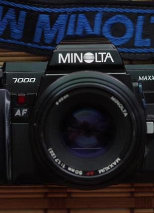 Фотоаппарат minolta 7000 maxxum + minolta maxxum af 50  mm 1.7 с ремнем