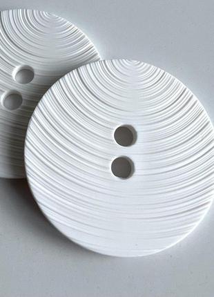 Пуговица пальтовая большая 2отв белая 63мм пластик