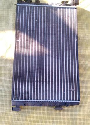 Радиатор охлаждения skoda fabia