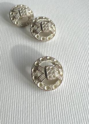 Пуговица костюмная винтаж крашеная на ножке бежевая 22мм металл