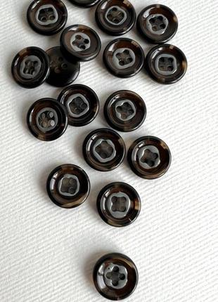 Ґудзик сорочковий коричнево-сіра серединка 4отв коричневий 15мм пластик
