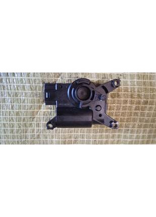 Моторчик заслонки печки 52411483 volkswagen tuareg 2.5 tdi