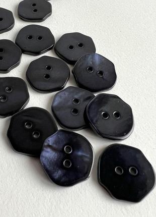 Пуговица 7/641 гладкая вырезаная перламутр  2отв синяя 19мм ракуш
