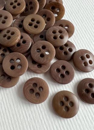 Ґудзик сорочковий плоский в розводи 4отв коричневий 11мм пластик