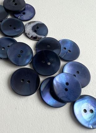 Пуговица 7/645 гладкая тонкая перламутровая 2отв 17мм синяя ракуш
