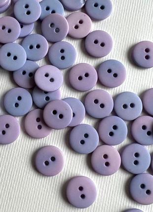 Пуговица рубашечная плоская  глянцевая светлая 2отв фиолетовая 15мм пластик