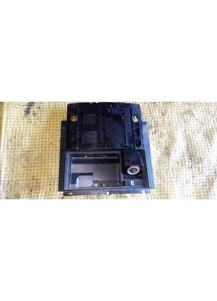 Пепельница центральная 7l6857961 volkswagen tuareg 2.5 tdi