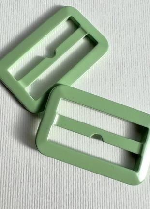 Пряжка прямоугольная перетяжка зеленая 50мм пластик