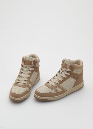 Кроссовки высокие на весенний сезон бренд reserved.