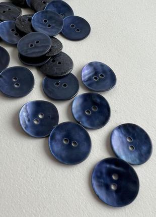 Пуговица 7/639 костюмная тонкая 2отв синяя 17мм ракуш