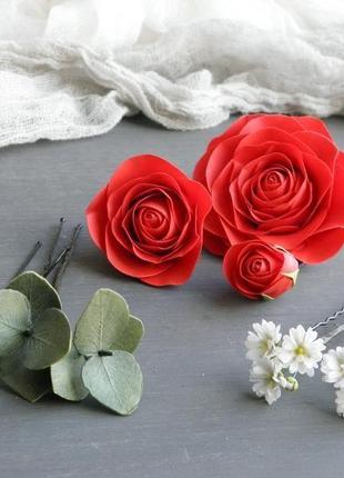 Набор шпилек с красными розами, гипсофилой и эвкалиптом в прическу невесте. шпильки с цветами6 фото