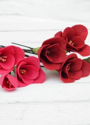 Шпильки с цветами фрезии / малиновые и бордовые цветы в прическу3 фото