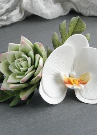 Гребень с оранжевой орхидеей и суккулентом , цветы в прическу невесте5 фото