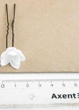 Шпильки з маленькими білими квітами в зачіску нареченій / весільні шпильки для волосся6 фото