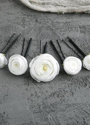 Шпильки для волос с белыми цветами ранункулюсами / свадебные шпильки2 фото