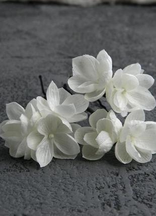 Шпильки з маленькими квітами в зачіску нареченій / весільні шпильки айворі1 фото
