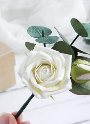 Бутоньєрка з трояндами для нареченого / бутоньєрка з квітами для свідків9 фото