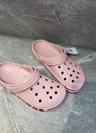 Женские кроксы crocs bayaband clog, клоги, розовые, шлепанцы