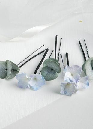 Шпильки для волосся з блакитними гортензіями та евкаліптом квіти у зачіску2 фото
