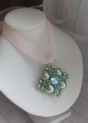 Кулон з намистин ментоловий