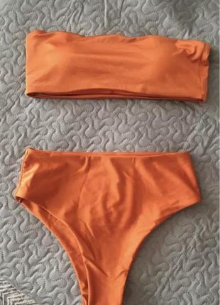 Стильный купальник красивого цвета