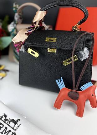 Трендовая кожаная сумка черная сумочка