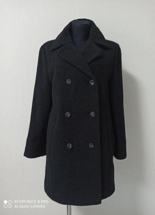 Стильное  двубортное шерстяное пальто с кармашками
