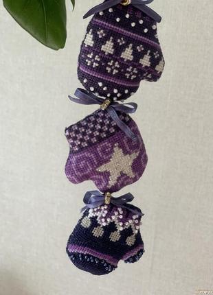Вишита іграшка рукавичка