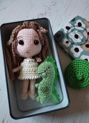 Лялечка в коробочці. амігурумі. pocket doll. персоналізована.