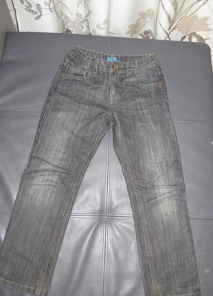 Джинсы на мальчика 7-8 лет