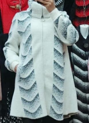 Шикарное пальто,трапеция,альпака, люкс качество, размер универсальный.