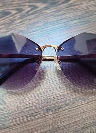 Prada окуляри