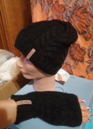 Шапка черная теплая + варежки с открытыми пальчиками