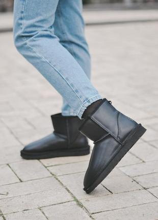 Женские черные угги  ugg mini classic black leather7 фото