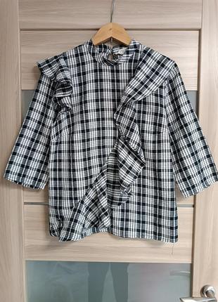 Стильна блуза сорочка з рюшами воланами