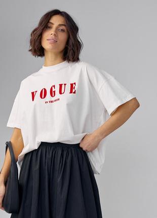 Жіноча футболка oversize з написом vogue