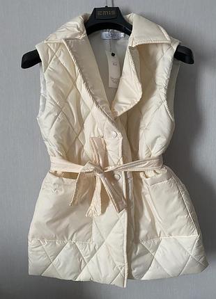 Жилетка бежива